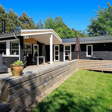 Three-bedroom Holiday In Blavand 8 Holiday home *
