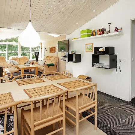 Three-bedroom Holiday In Blavand 8 Holiday home *