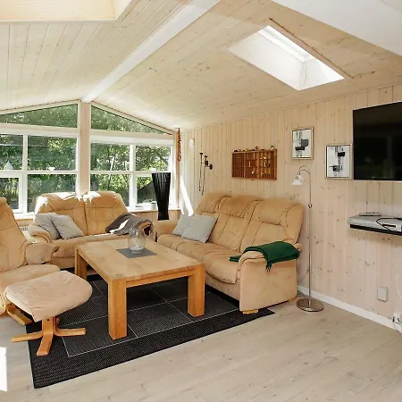 Three-bedroom Holiday In Blavand 8 Holiday home